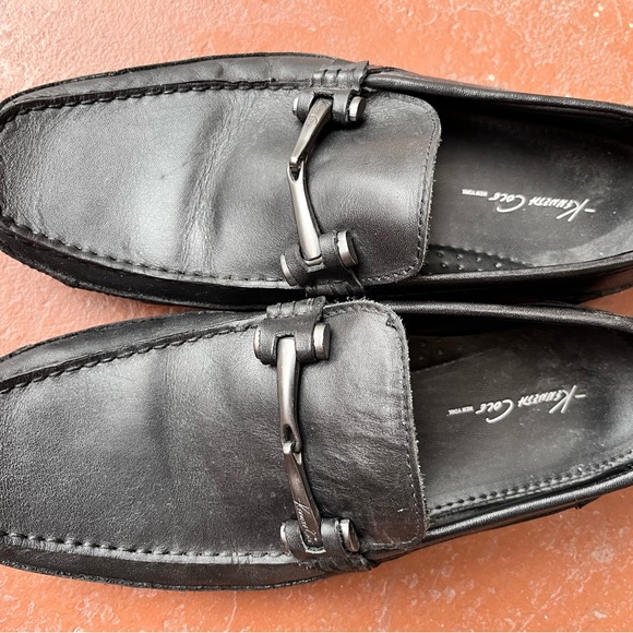 GENUINE LEATHER LOAFERS BY KENNETH COLE “BAR-N-LOUNGE” - Picture 5 of 12